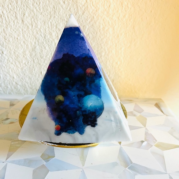 NWT Mountain Galaxy Candle - Picture 3 of 4